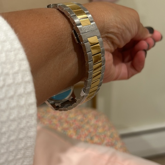 Authentic Gucci watch PRICE IS STERN/willing to trade - Picture 9 of 12